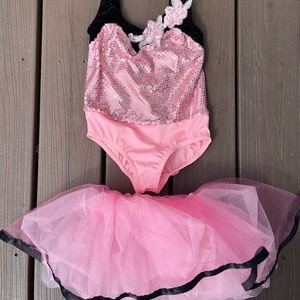 Costume Gallery 2-piece Intermediate Pink Dance/Recital/Competition Costume